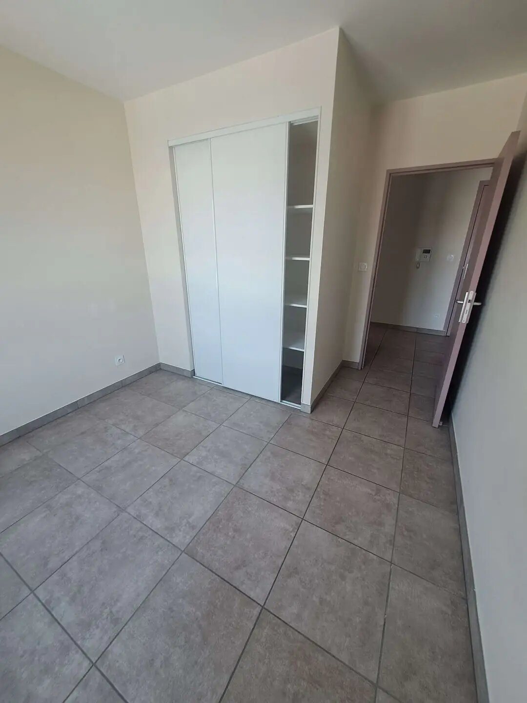 Appartement à louer, 66m², Bron