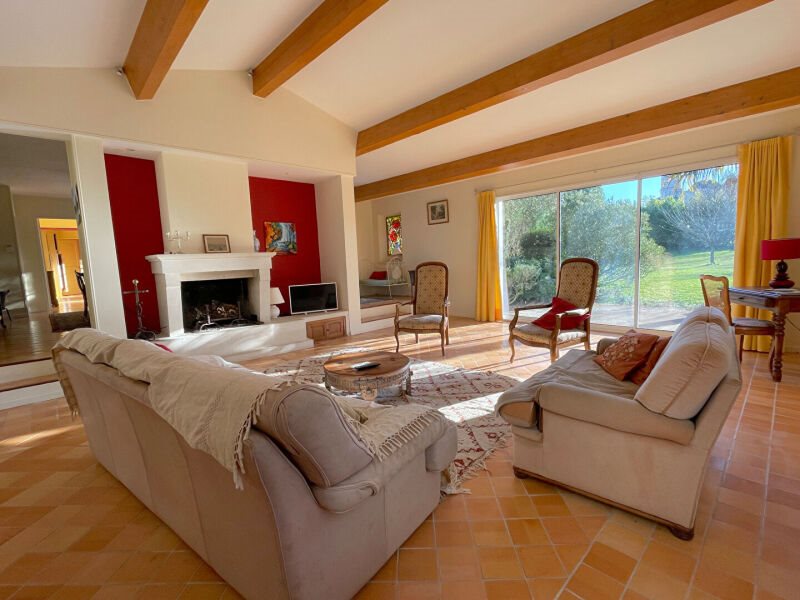 Maison à vendre, 227m², Saint-Romain-de-Benet