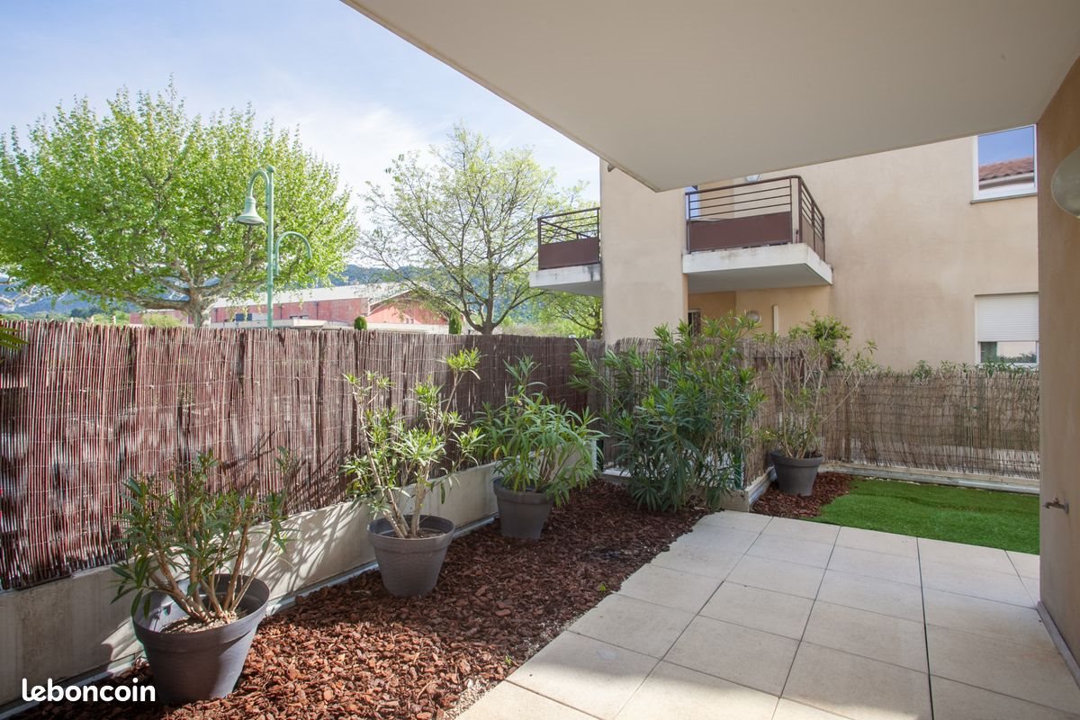 Appartement à louer, 48m², Oppède