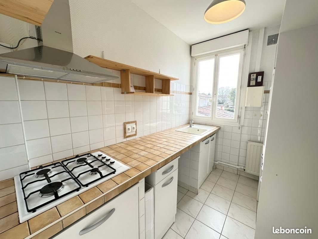 Appartement à louer, 37m², Talence