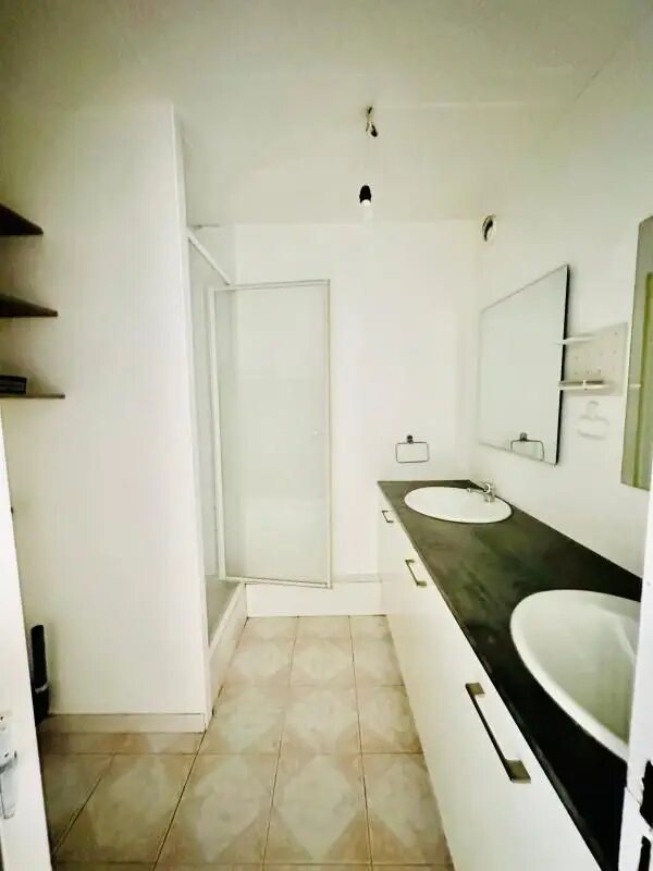 Appartement à louer, 74m², Talence