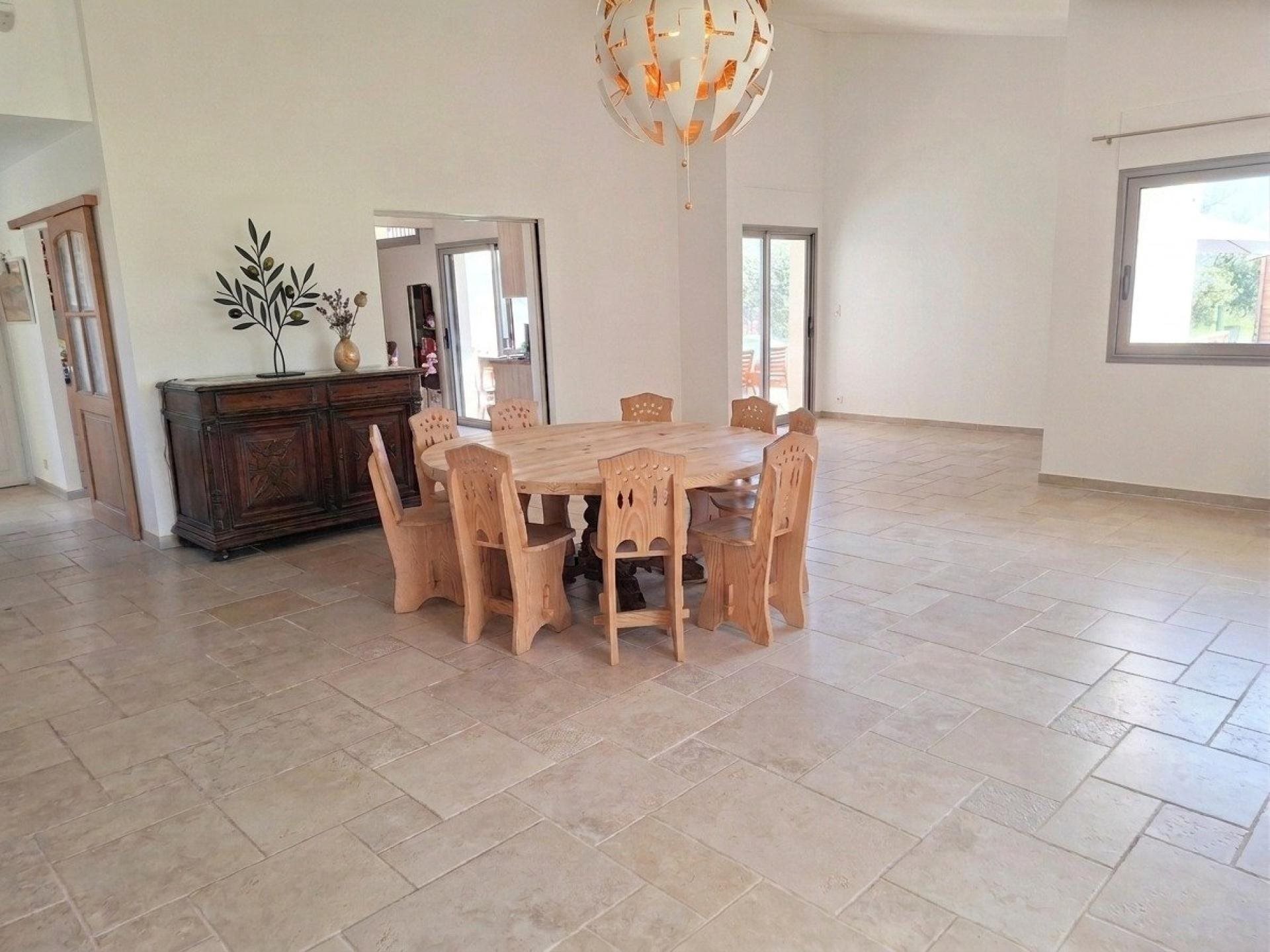 Maison à vendre, 150m², Saint-Cézaire-sur-Siagne