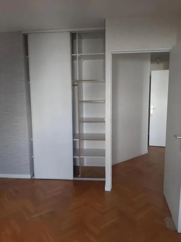 Appartement à louer, 82m², Courbevoie