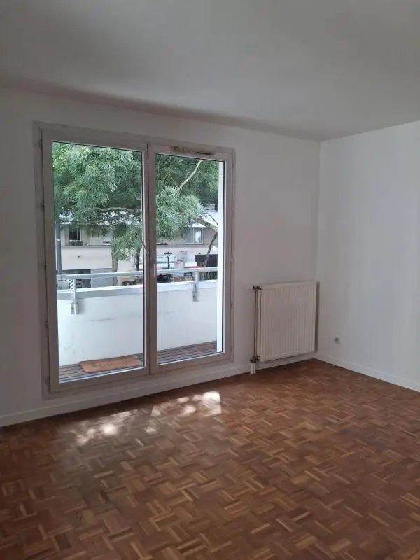 Appartement à louer, 43m², Courbevoie