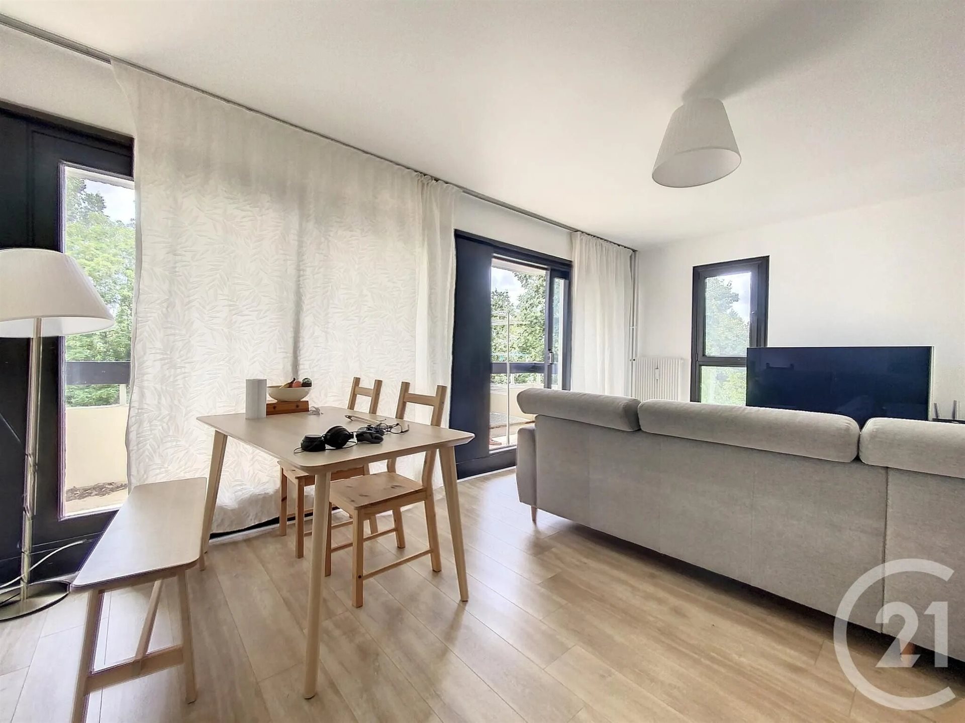 Appartement à louer, 82m², Le Coudray-Montceaux
