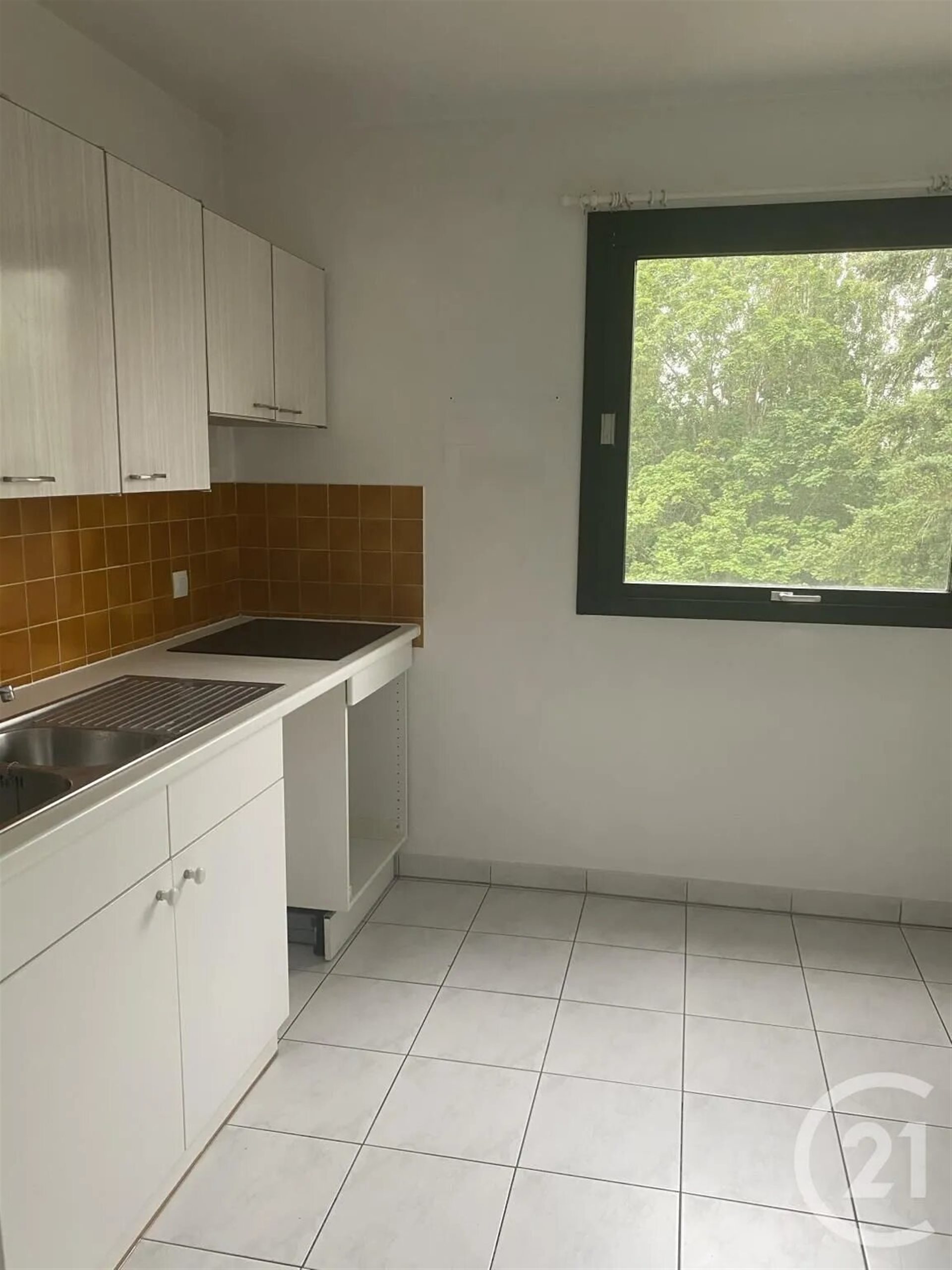 Appartement à louer, 82m², Le Coudray-Montceaux