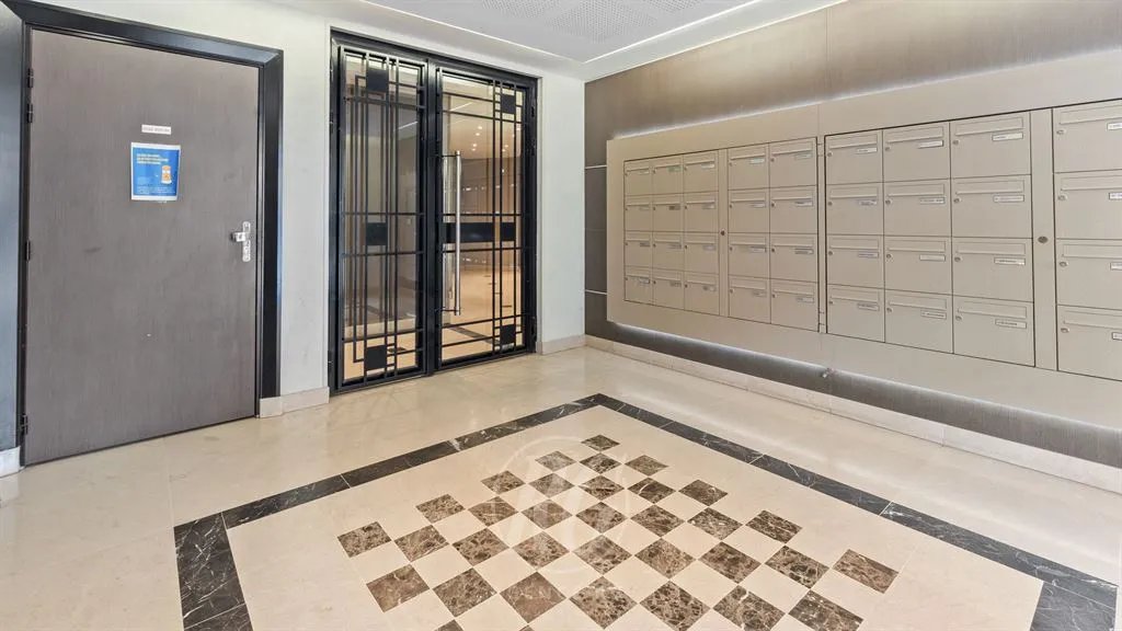 Appartement à louer, 70m², Suresnes