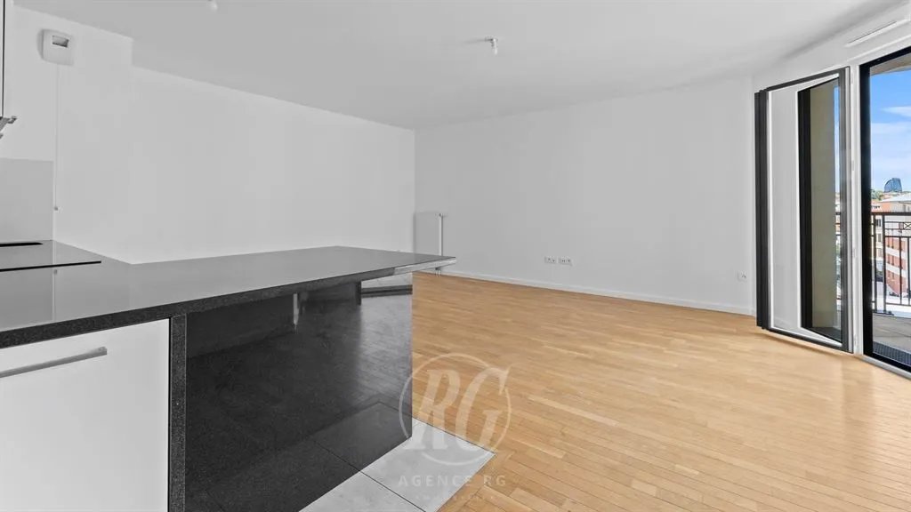 Appartement à louer, 70m², Suresnes