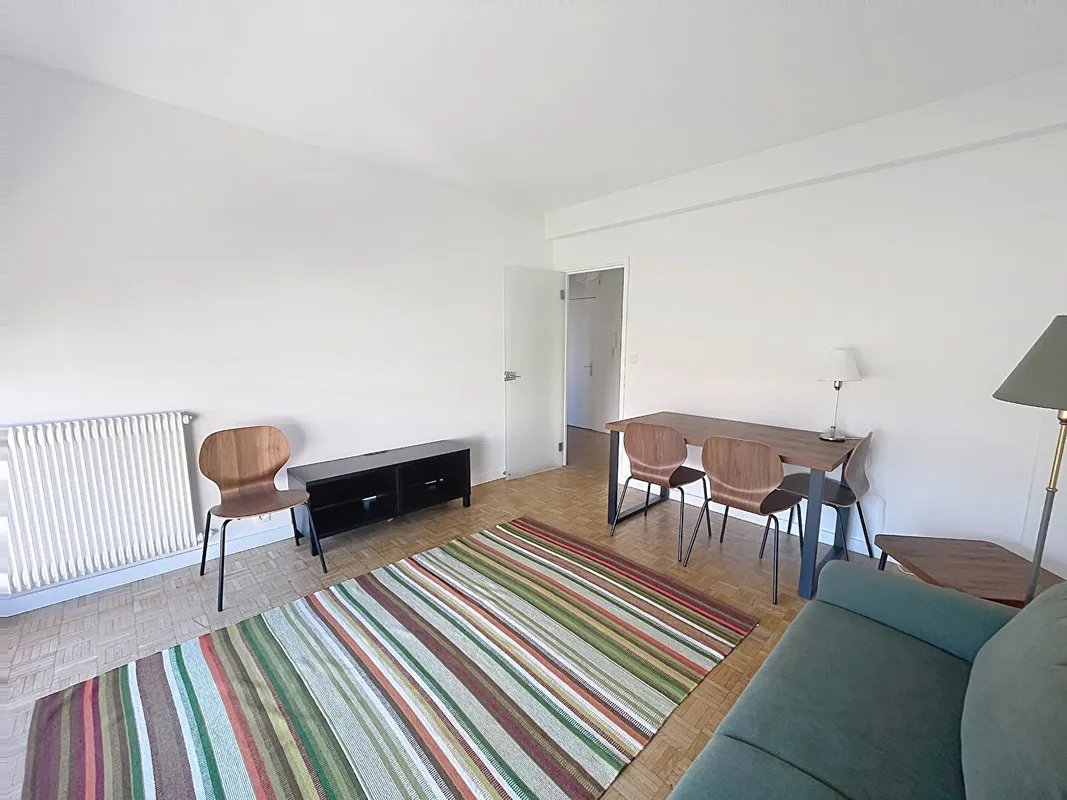 Appartement à louer, 48m², Courbevoie