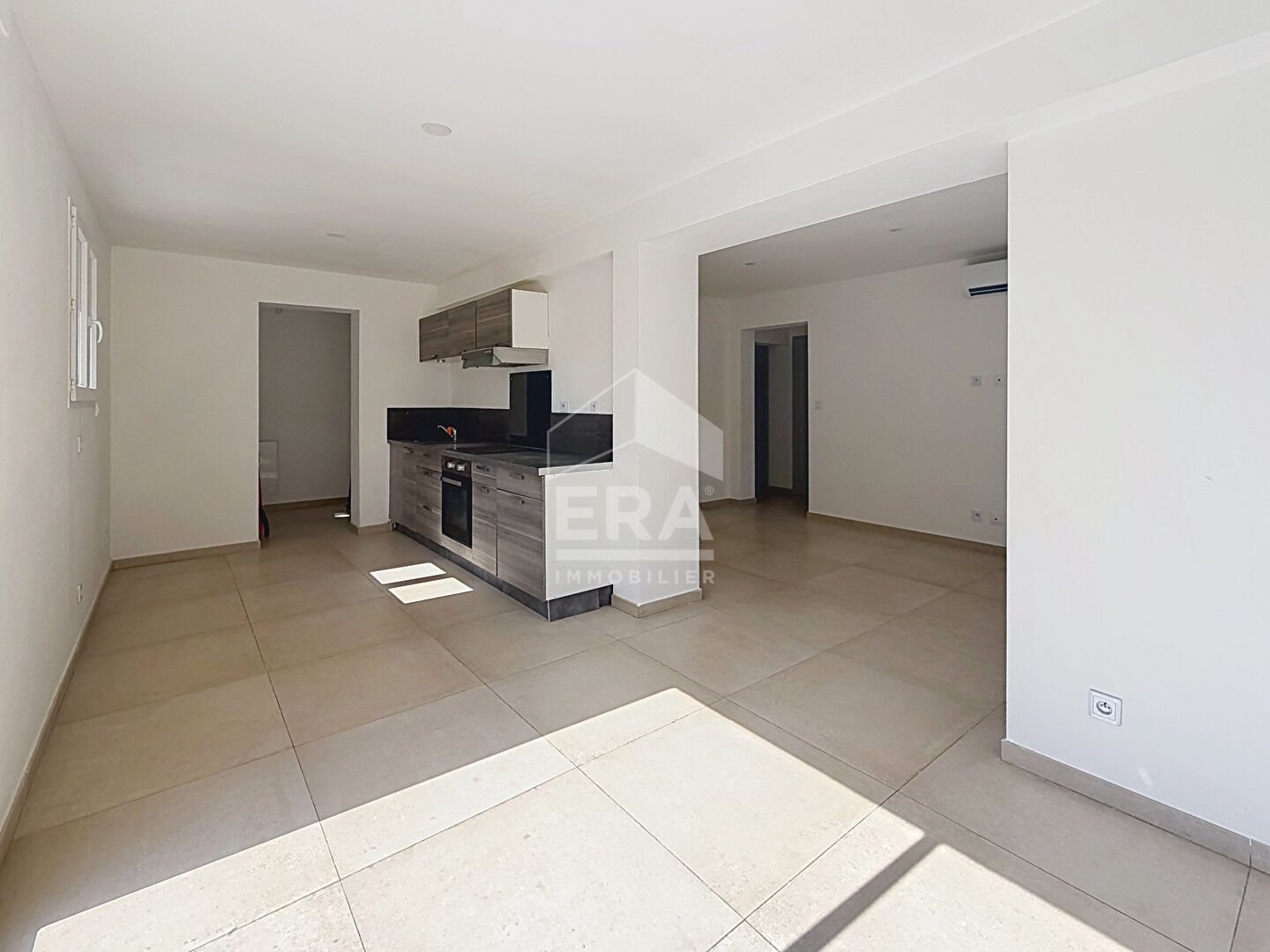 Maison à vendre, 67m², Saint-Mitre-les-Remparts