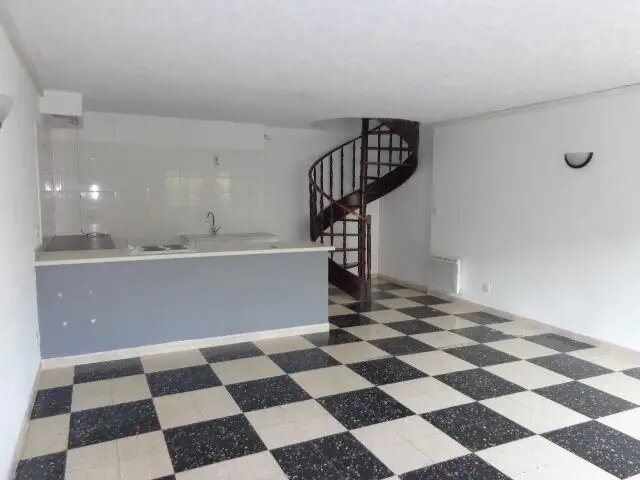 Appartement à louer, 80m², Callas