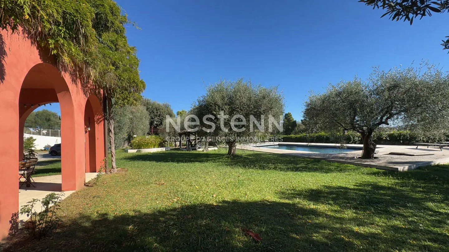 Maison à louer, 264m², Nice