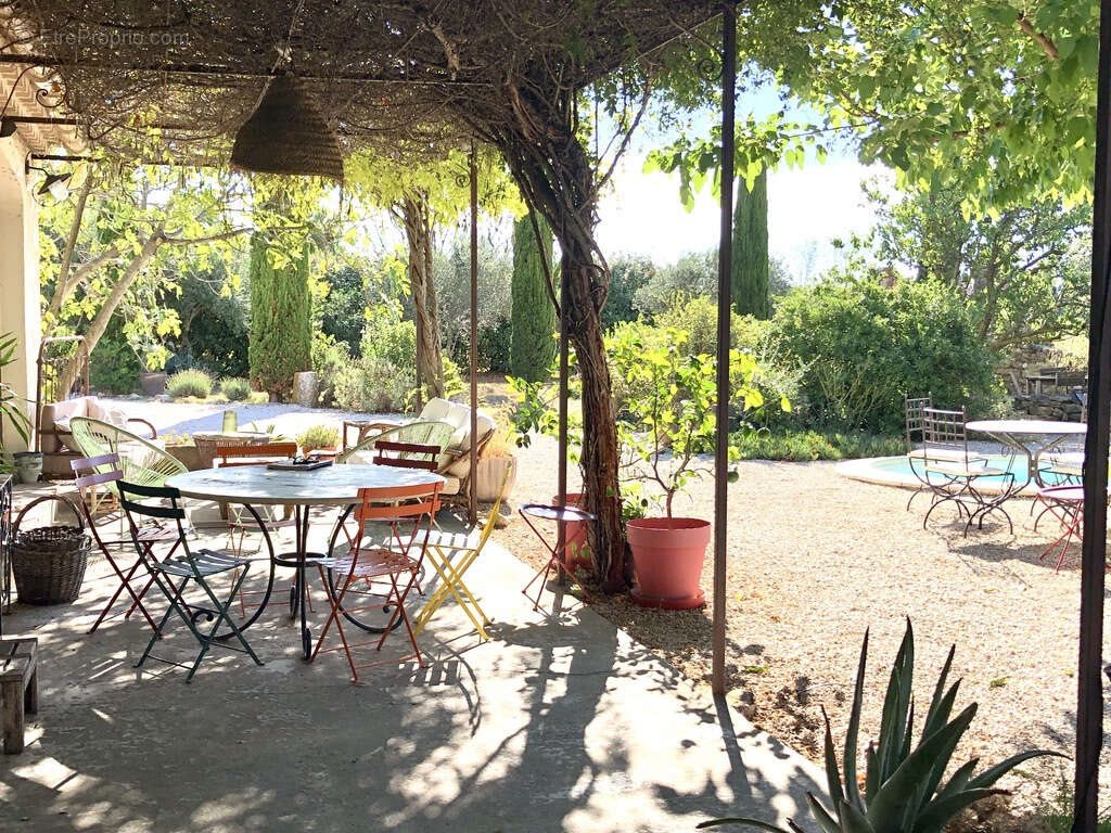 Maison à vendre, 230m², Camaret-sur-Aigues
