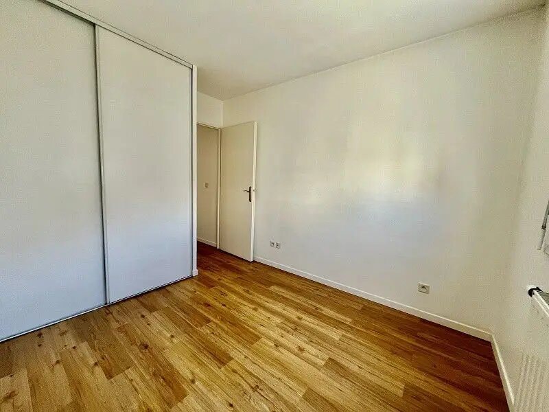Appartement à louer, 45m², Courbevoie