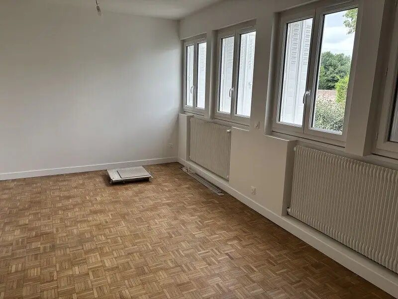 Appartement à louer, 76m², Châtillon
