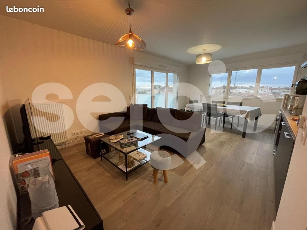 Appartement à louer, 63m², Talence