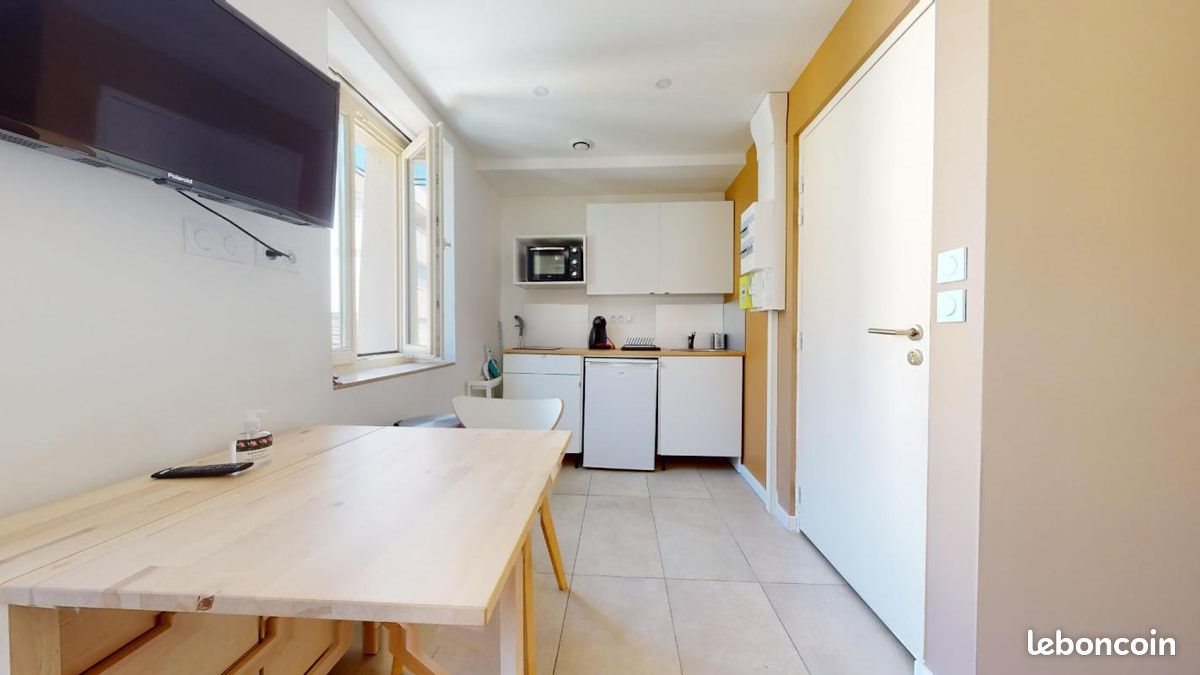 Appartement à louer, 16m², Saint-Etienne