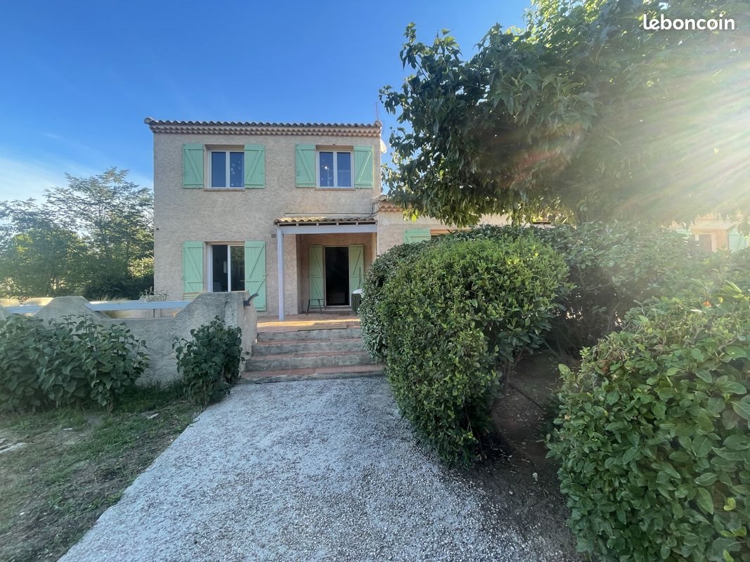 Maison à louer, 135m², Rousset