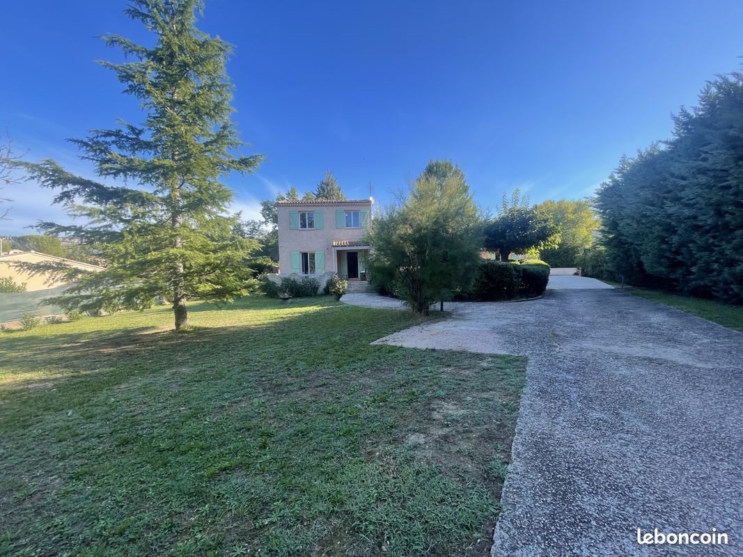 Maison à louer, 135m², Rousset