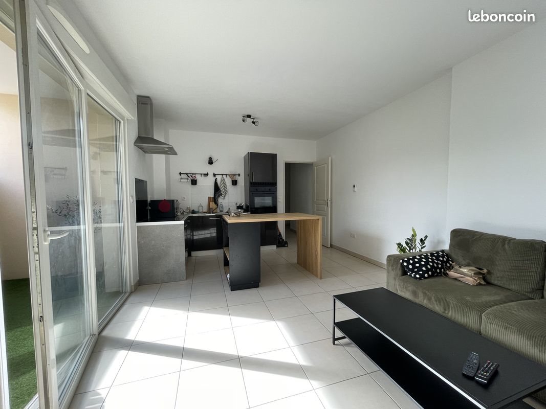 Appartement à louer, 49m², Venelles