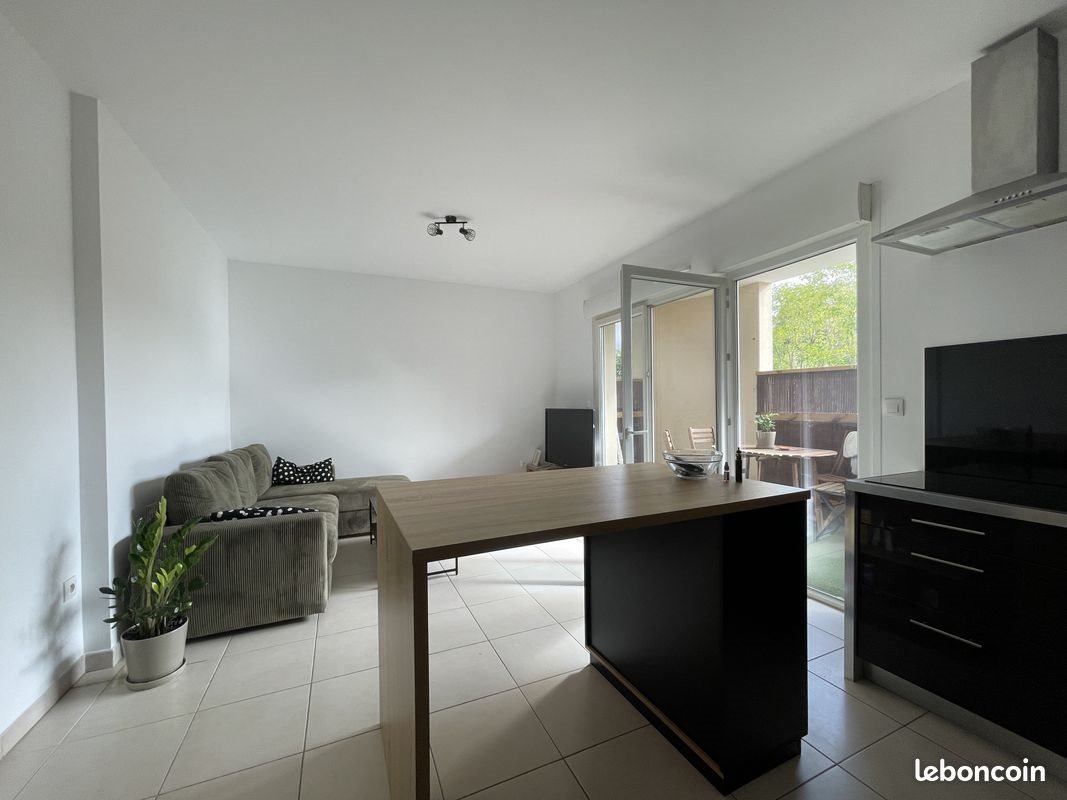 Appartement à louer, 49m², Venelles