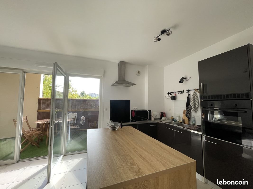 Appartement à louer, 49m², Venelles