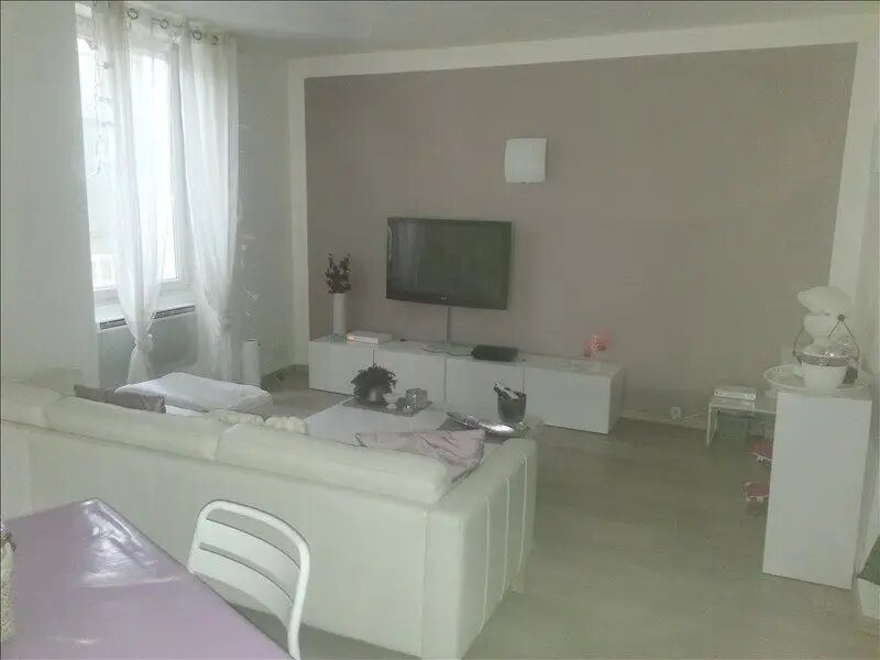 Appartement à louer, 75m², Grans