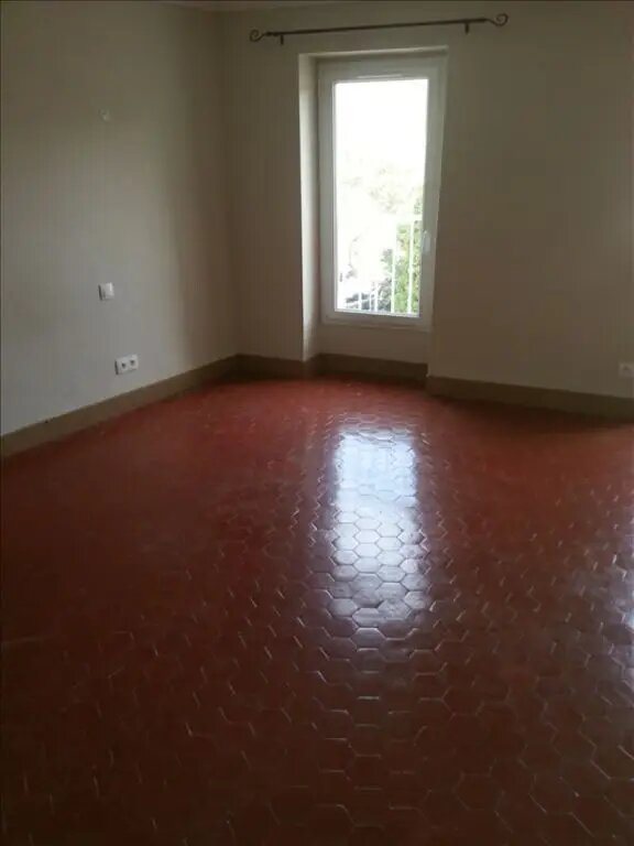 Appartement à louer, 75m², Grans