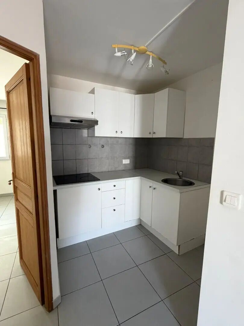 Appartement à louer, 33m², Pélissanne