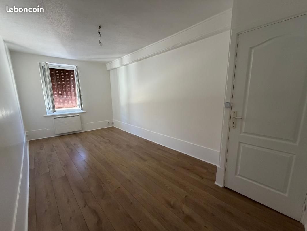 Appartement à louer, 53m², Saint-Genis-Laval