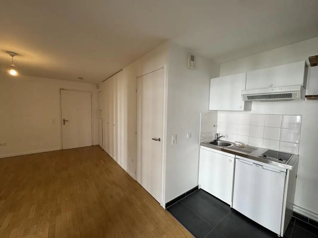 Appartement à louer, 29m², Suresnes