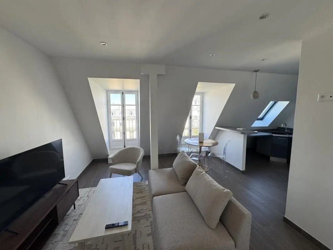Appartement à louer, 38m², Paris 8ème