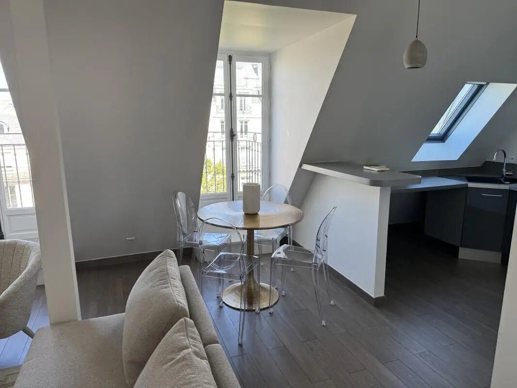 Appartement à louer, 38m², Paris 8ème