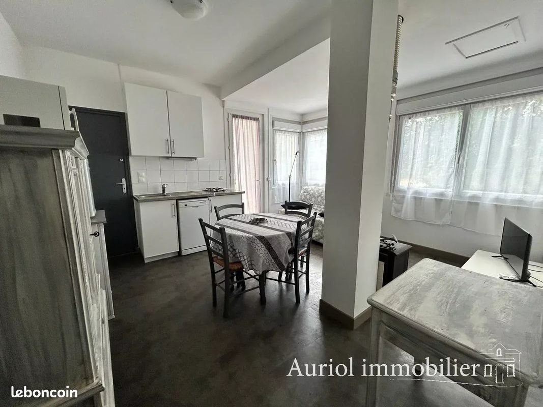 Appartement à louer, 35m², Plan-d'Aups-Sainte-Baume
