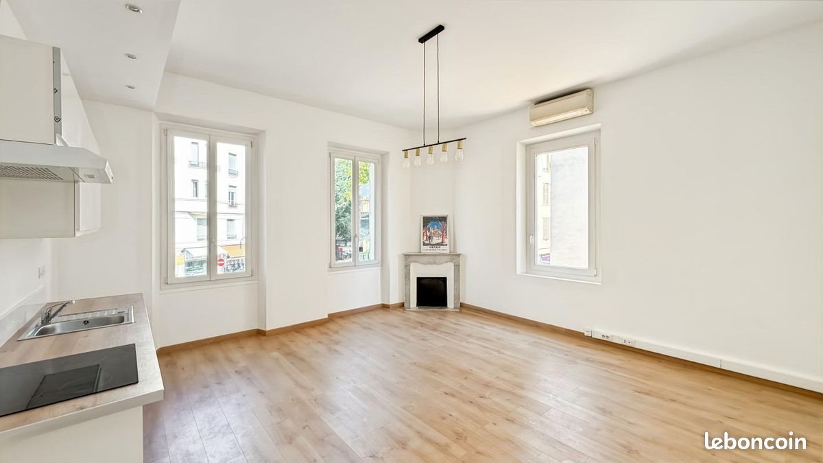 Appartement à louer, 58m², Antibes
