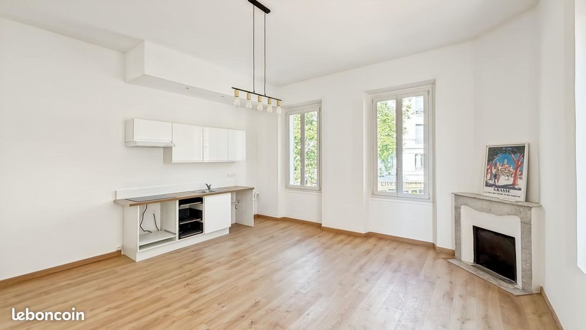 Appartement à louer, 58m², Antibes