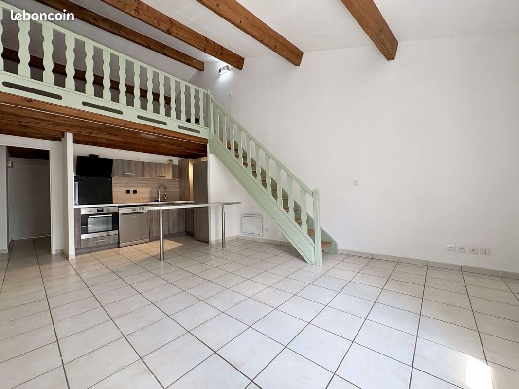 Appartement à louer, 77m², Vaux-en-Beaujolais