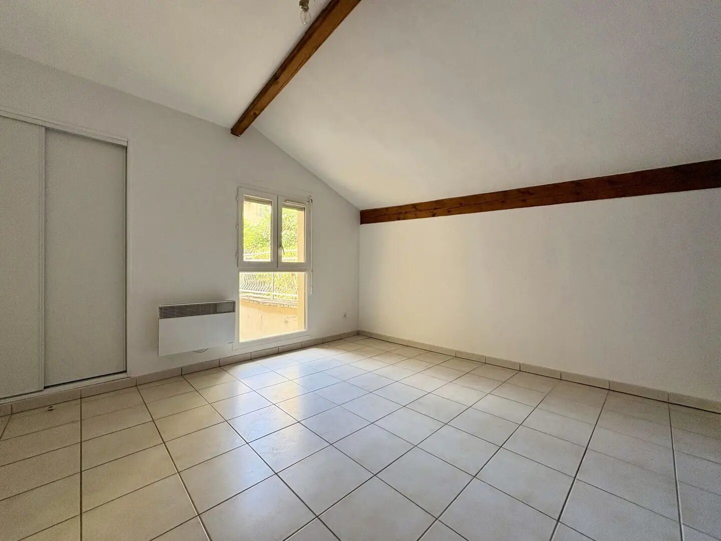 Appartement à louer, 77m², Vaux-en-Beaujolais