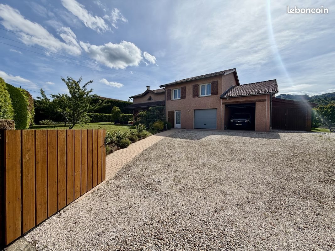 Maison à vendre, 130m², Vaux-en-Beaujolais