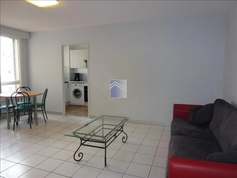 Appartement à louer, 48m², Courbevoie