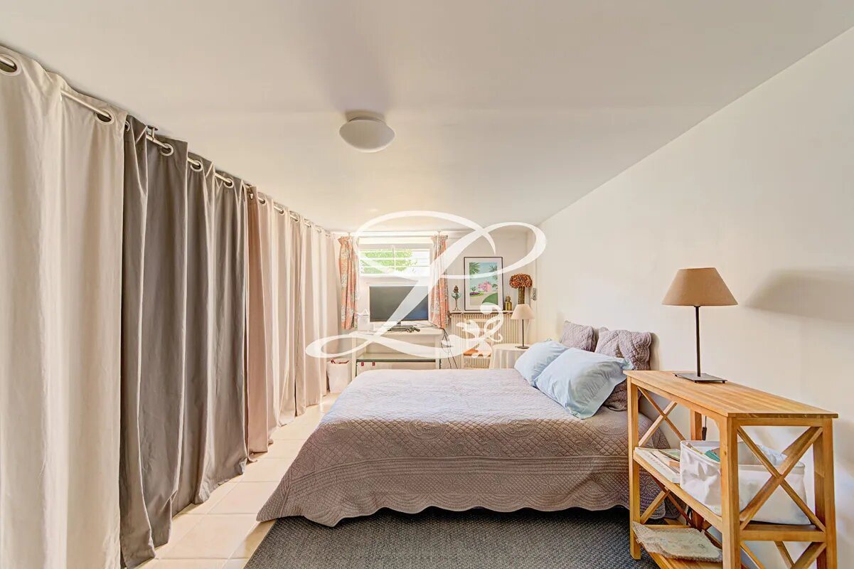 Maison à vendre, 229m², Le Mesnil-le-Roi
