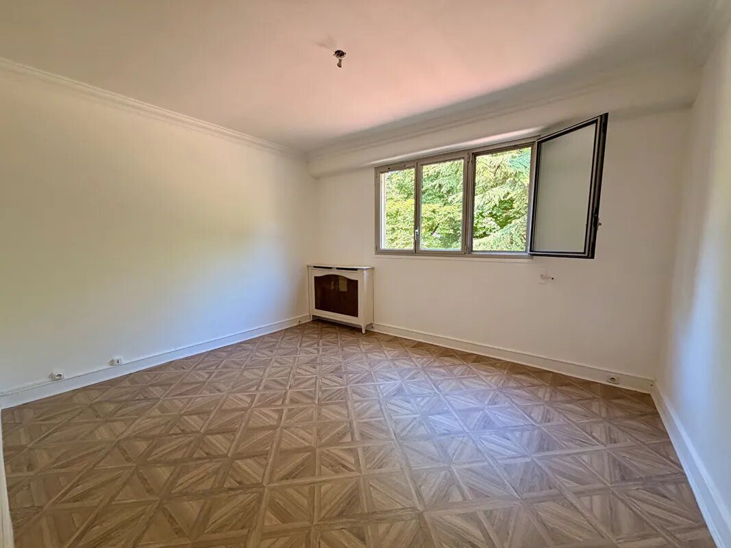 Appartement à louer, 122m², Le Mesnil-le-Roi