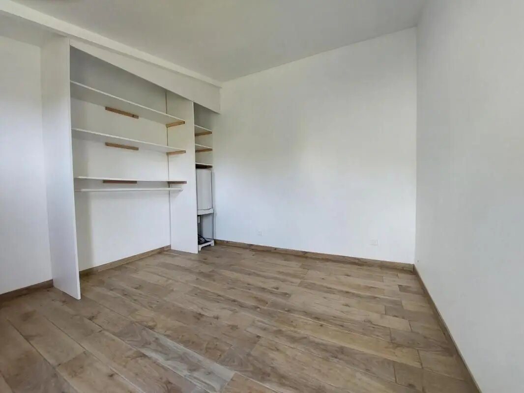 Maison à louer, 39m², Poses