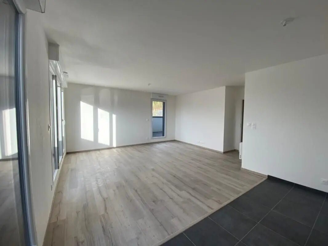 Appartement à louer, 77m², Saint-Léger-du-Bourg-Denis