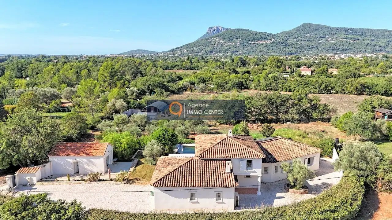 Maison à vendre, 189m², Solliès-Pont