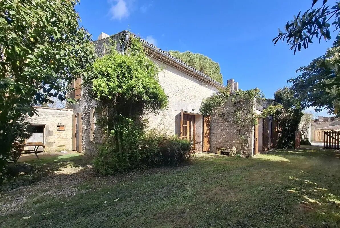 Maison à vendre, 151m², Saint-Romain-de-Benet