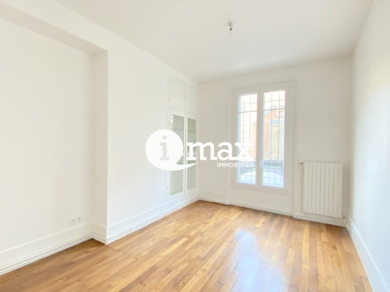 Appartement à louer, 70m², Suresnes