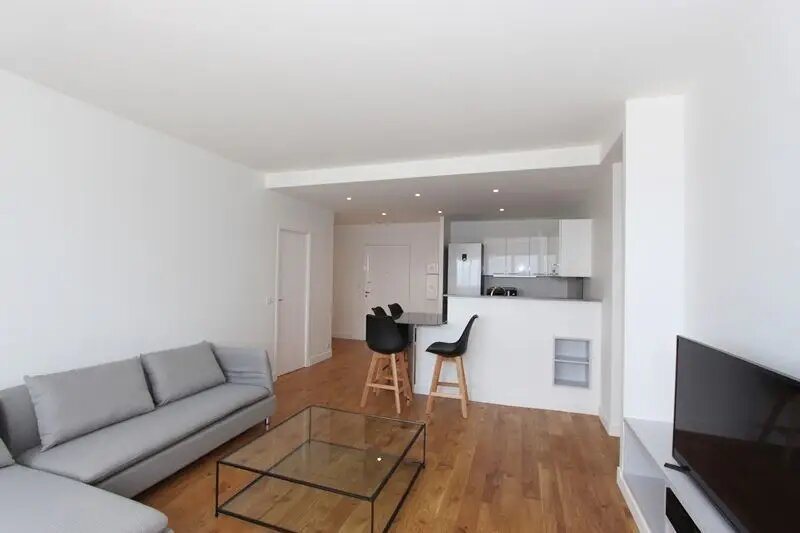 Appartement à louer, 69m², Courbevoie