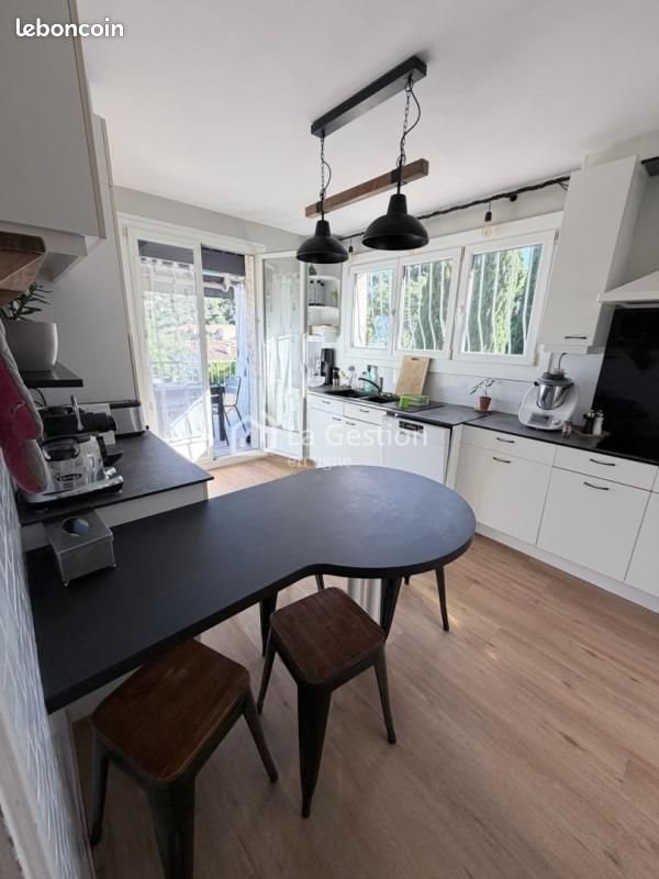 Maison à louer, 160m², Hyères