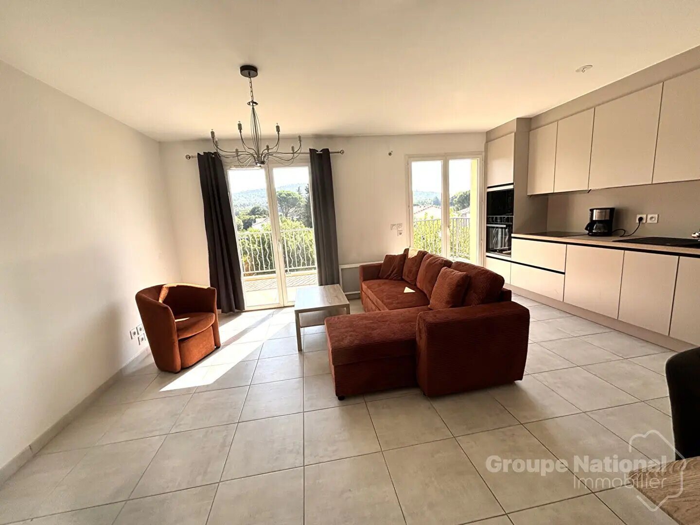 Appartement à louer, 67m², Eyguières